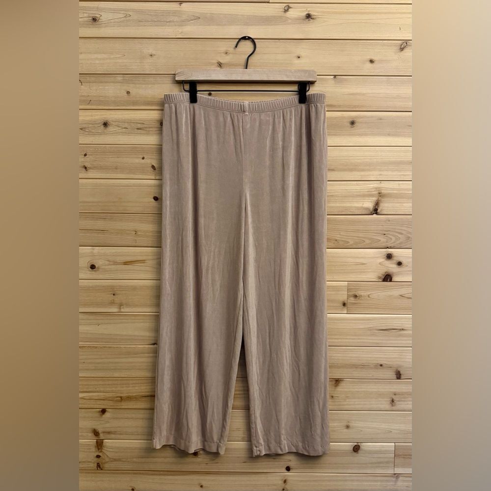 Chicos Travelers Size 3/XL Short Anti Wrinkle Slinky High Rise Pull On Pants
